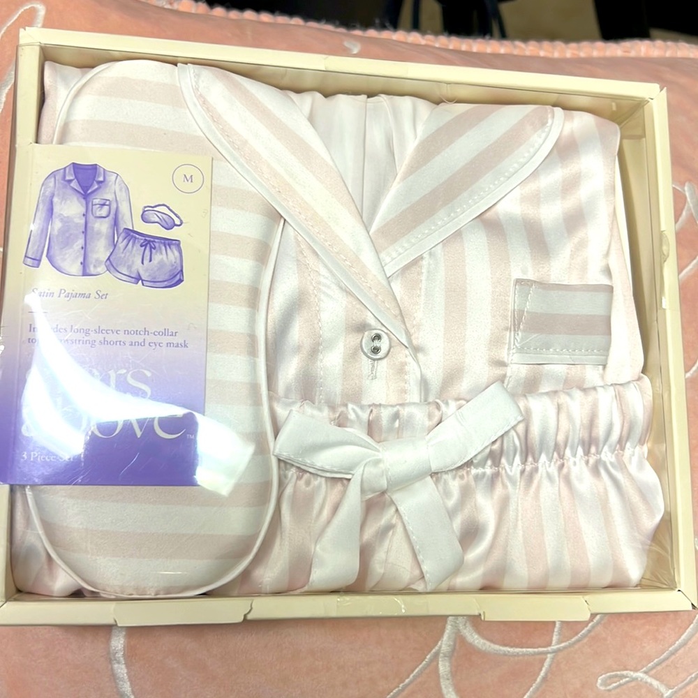 Stars above satin pajama set ! New in box!